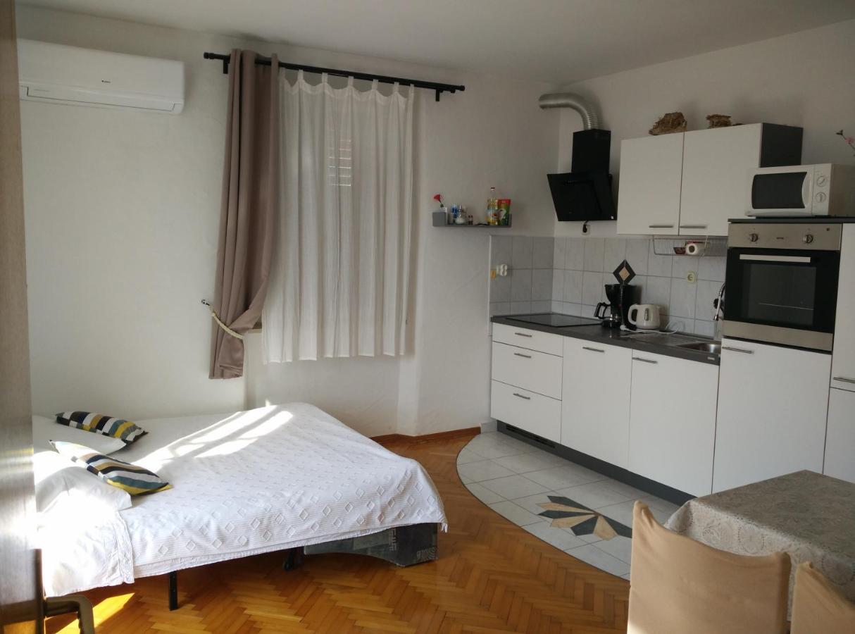 Apartments Gina Trogir Exterior foto